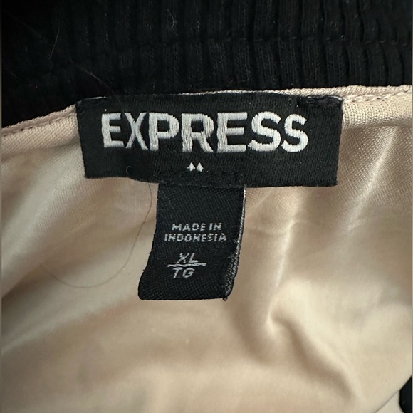 EXPRESS XL Black Lightweight Bomber Jacket Nude Satin Lining R $138 - Picture 5 of 10